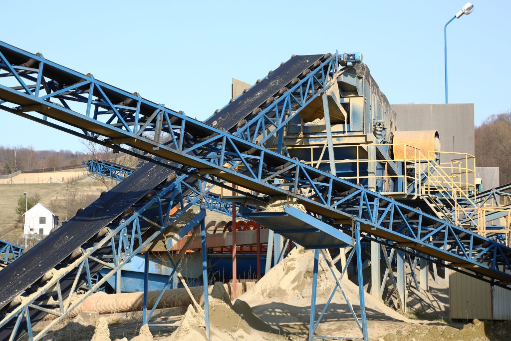 a heavy construction conveyor