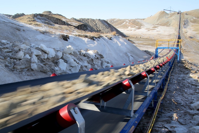 Overland mining conveyor transporting ore from a quarry
